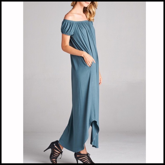 Off-the-Shoulder Comfort - Picture 2 of 8